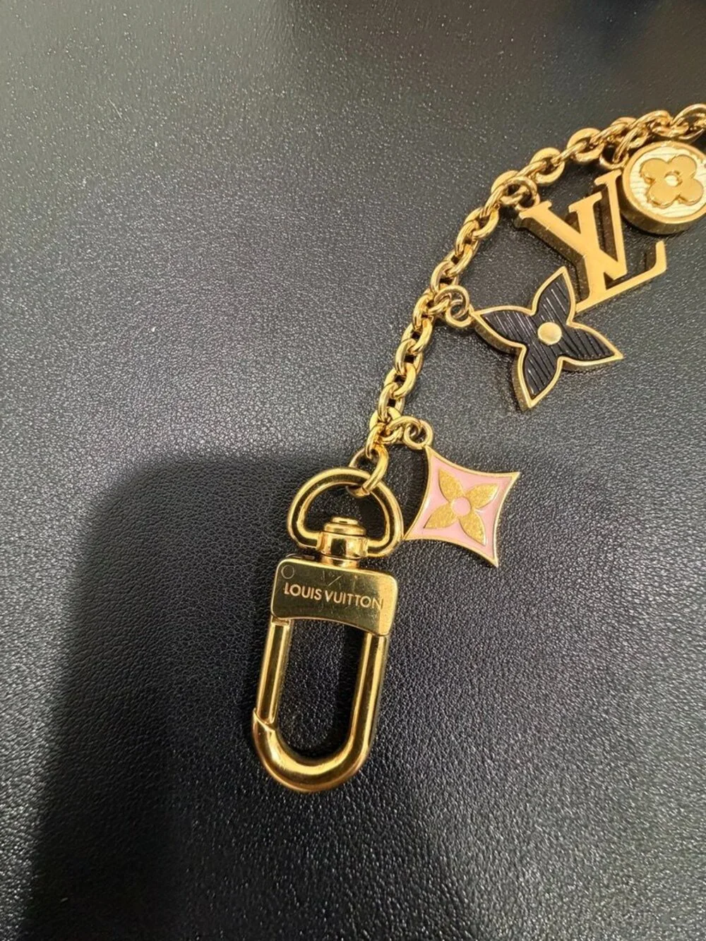 Louis Vuitton Spring Street Chain Bag Charm (JB1490)